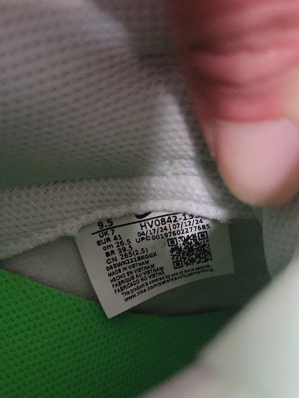 Nike Wimens Dunks Low-Top Sneakers in White and Neon Green 9.5 I - Picture 6 of 6